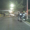 Aparatosa Volcadura frente al Aeropuerto dejó lesionados