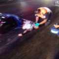 Motociclista caen en canal