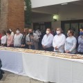 Realizan la tradicional partida de Rosca de Reyes en la presidencia municipal de Puerto Vallarta.