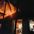 Unidad Municipal de Protección Civil y Bomberos de Bahía de Banderas sofoca incendio en Punta Mita