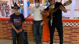 Acuerdan Roberto González y artesanos, rescate total en el mercado del Cuale