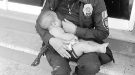 Arizbeth, la policía que amamanto al bebé acapulqueño sube de puesto
