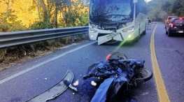 Joven motociclista fallece tras colisión con camión de transporte en carretera 200