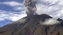 Popocatépetl presenta exhalación de mil 200 metros de altura.