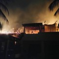 Unidad Municipal de Protección Civil y Bomberos de Bahía de Banderas sofoca incendio en Punta Mita