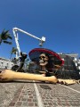 Comienza instalación de la Catrina Monumental en el Malecón.