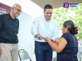 El alcalde Héctor Santana y el gobernador  Miguel Ángel Navarro Quintero entregan escrituras a habitantes de Villas Miramar en San Vicente.