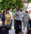 El alcalde Héctor Santana y el gobernador  Miguel Ángel Navarro Quintero entregan escrituras a habitantes de Villas Miramar en San Vicente.