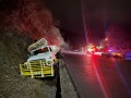 Accidente vehicular en libramiento termina con auto en canal