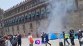 Arrojan petardos a Palacio Nacional