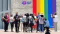 Bandera LGBT+ ondea nuevamente en el edificio del Infonavit