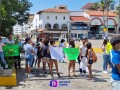 Bloquean calle del Malecón y la Juárez