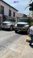 Bloquean sindicalizados calles del centro con vehículos municipales