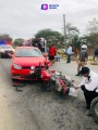 Choque entre vehículo y moto deja un herido en Puerto Vallarta