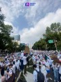 Cientos de estudiantes y civiles se manifiestan en el Ángel de la Independencia para mostrar su apoyo al PJF