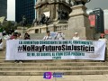 Cientos de estudiantes y civiles se manifiestan en el Ángel de la Independencia para mostrar su apoyo al PJF