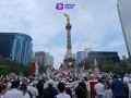 Cientos de estudiantes y civiles se manifiestan en el Ángel de la Independencia para mostrar su apoyo al PJF