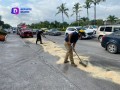 Cierre de carril en Av. Francisco Medina Ascencio por derrame de aceite