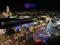 Enciende el Profe Michel el árbol de Navidad en el Malecón