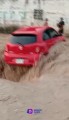 Fuertes corrientes arrastran coches en diversas zonas