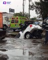 Fuertes lluvias generan socavón en el que cae una camioneta en Ecatepec, Estado de México