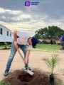 Héctor Santana reforestando Bahía de Banderas.