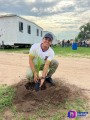 Héctor Santana reforestando Bahía de Banderas.