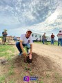 Héctor Santana reforestando Bahía de Banderas.