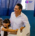 Héctor Santana votó acompañado de su familia