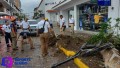 Jóvenes ilesos tras volcar camioneta en el Malecón.