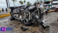 Jóvenes ilesos tras volcar camioneta en el Malecón.