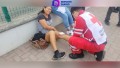Mujer de 50 años resulta lesionada tras intento de cruce peligroso
