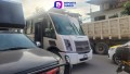 Mujer detiene camión de transporte público por emergencia médica