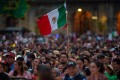 Notablemente emocionado, AMLO da su último grito de independencia