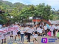 Peligran alumnos de primaria en colonia Buenos. Aires, exigen barda para no quedar sepultados