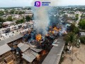 Pipas van y vienen con agua y sigue el incendio.