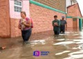 Rescatan familias afectadas por inundaciones en el Estado de México