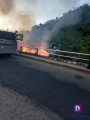 Se incendia al parecer un negocio abandonado