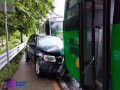 Susuky Gran Vitara se estrella contra autobús.