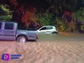 Tormenta arrastra camioneta en Villa de Guadalupe; ocupantes salen ilesos