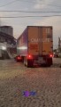 Un camión deja sin cables a Versalles.