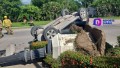 Volcadura de vehículo en Avenida Grandes Lagos y Prisciliano Sánchez