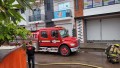 Voraz incendio en tienda El Bodegón en delegación del Pitillal