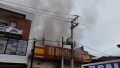 Voraz incendio en tienda El Bodegón en delegación del Pitillal