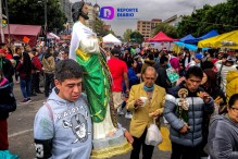 Miles de fieles celebran a San Judas Tadeo en el la iglesia de San Hipólito, CDMX