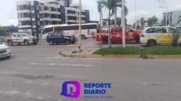 Accidente frente a Plaza Galerías