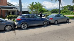 Carambola en Avenida Los Tules deja un lesionado y múltiples daños