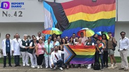 Colocan Bandera LGBTQ+ en el Hospital General de Zona 42 del IMSS.