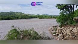 Gobierno Municipal atiende socavón en Los Sauces generado por el Río Ameca