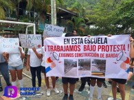 Peligran alumnos de primaria en colonia Buenos. Aires, exigen barda para no quedar sepultados